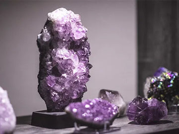Sandalwood vs. Crystal: Which Spiritual Material Resonates with Your Spirit?