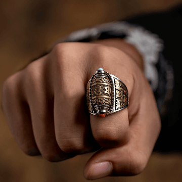 Ethnischer tibetischer Gebetsring mit sechs Silben und Mantra aus Türkis und Achat