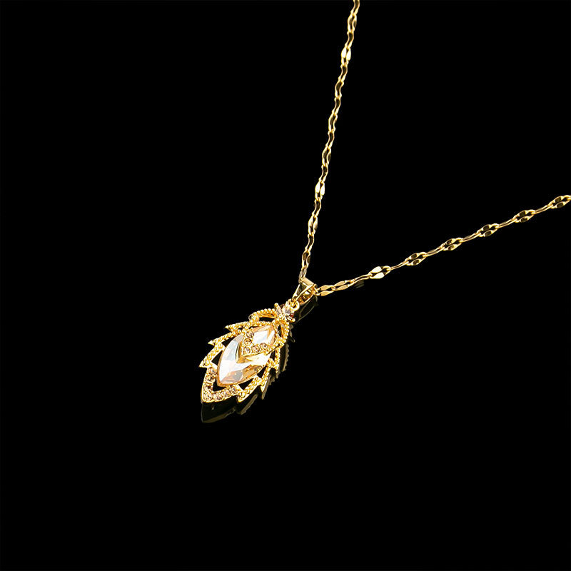 Retro Gold Leaf Choker for Women – Featuring Sparkling CZ & Rhinestones
